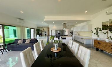 Casa en Venta con vista al lago en Lagos del Sol Cancun