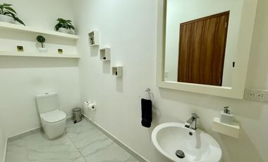 Casa en Venta con vista al lago en Lagos del Sol Cancun