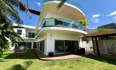 Casa en Venta con vista al lago en Lagos del Sol Cancun