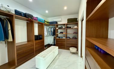 Casa en Venta con vista al lago en Lagos del Sol Cancun