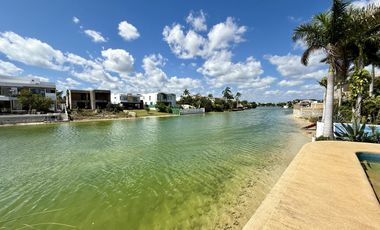 Casa en Venta con vista al lago en Lagos del Sol Cancun