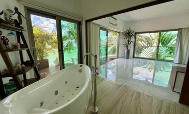 Casa en Venta con vista al lago en Lagos del Sol Cancun