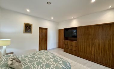 Casa en Venta con vista al lago en Lagos del Sol Cancun