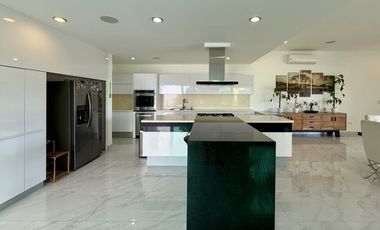 Casa en Venta con vista al lago en Lagos del Sol Cancun