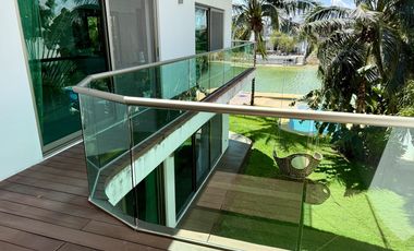 Casa en Venta con vista al lago en Lagos del Sol Cancun