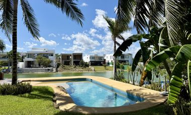 Casa en Venta con vista al lago en Lagos del Sol Cancun