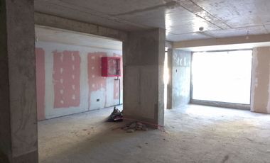 ¡Local N°2 en Duble Almeyda a pasos de Metro Ñuñoa!