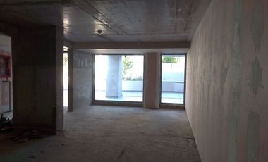 ¡Local N°2 en Duble Almeyda a pasos de Metro Ñuñoa!