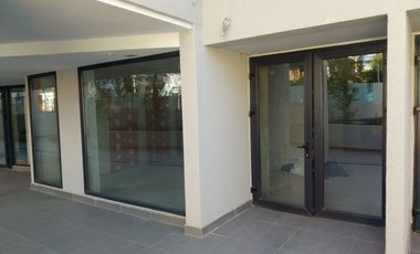 ¡Local N°2 en Duble Almeyda a pasos de Metro Ñuñoa!