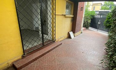 Casa En Arriendo 4D3B1E En Manuel Montt habilitada Comercial