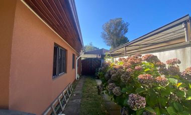 AMPLIO TERRENO Y CÓMODA PROPIEDAD EN VENTA