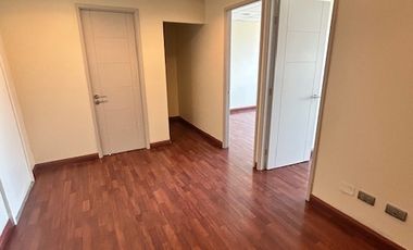 OFICINA EN EXCELENTE SECTOR DE LO BARNECHEA