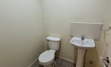 EXCELENTE OFICINA CON AMPLIOS ESPACIOS