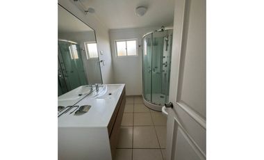 AMPLIA CASA SECTOR SAN JOAQUIN DE LA SERENA,  OPORTUNIDAD