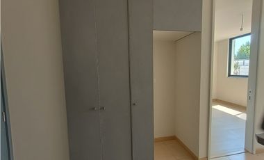 SE VENDEN DEPARTAMENTOS EN  CONDOMINIO PORTAL ALBERDI QUILLOTA