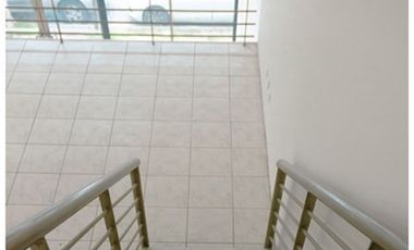 120 UF  280m2 dos niveles libres