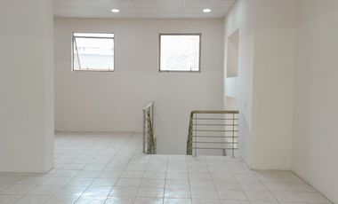 120 UF  280m2 dos niveles libres