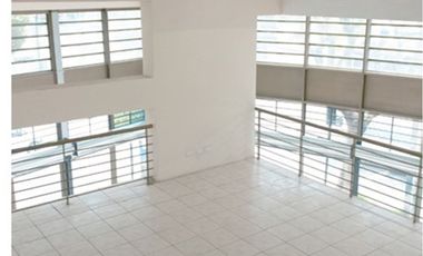 120 UF  280m2 dos niveles libres