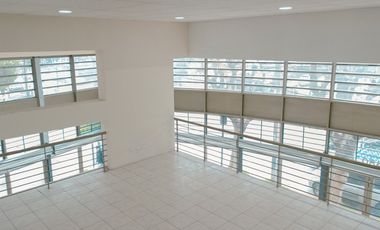 120 UF  280m2 dos niveles libres