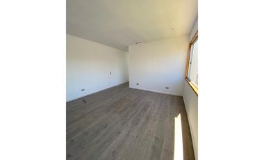 Amplia casa nueva en condominio