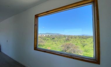 Amplia casa nueva en condominio