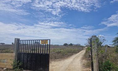 TERRENO ESQUINERO EN SANTA ELENA (LC)