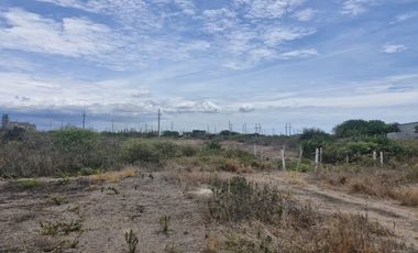 TERRENO ESQUINERO EN SANTA ELENA (LC)