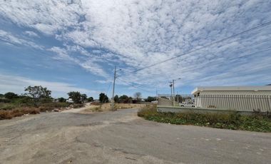 TERRENO ESQUINERO EN SANTA ELENA (LC)