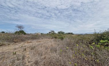 TERRENO ESQUINERO EN SANTA ELENA (LC)