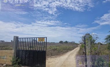 TERRENO ESQUINERO EN SANTA ELENA (LC)