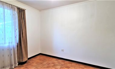 Arriendo de casa de dos pisos AMOBLADA, 4 dormitorios, en Quillota – Los Naranjos. $620.000