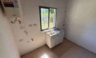 Casa en Alquiler permanente, Barrio Los Pinos, Exaltación de la cruz.