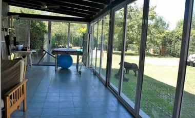 Casa impecable en Roldan, moderna , apta credito