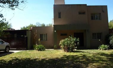 Casa impecable en Roldan, moderna , apta credito