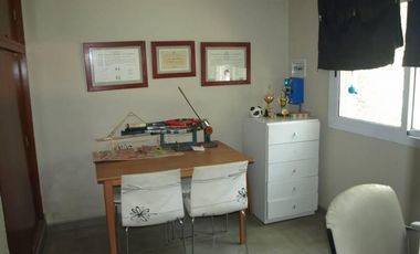 Casa impecable en Roldan, moderna , apta credito