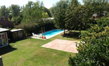 Casa impecable en Roldan, moderna , apta credito