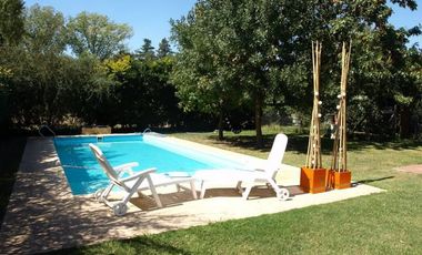 Casa impecable en Roldan, moderna , apta credito