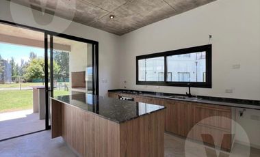 Casa en venta - Barrio El Principado, Canning