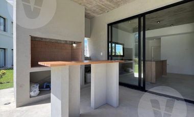 Casa en venta - Barrio El Principado, Canning