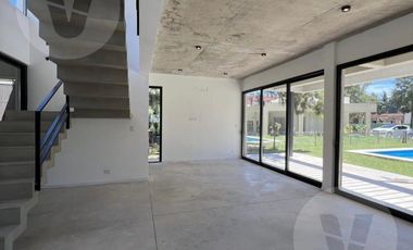 Casa en venta - Barrio El Principado, Canning