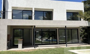 Casa en venta - Barrio El Principado, Canning