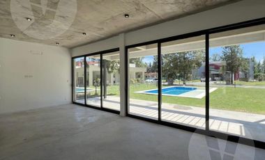 Casa en venta - Barrio El Principado, Canning