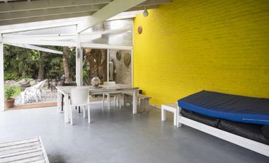 Chalet de 5 ambientes en alquiler temporal, en Martínez.