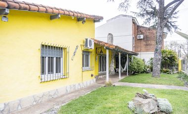 Chalet de 5 ambientes en alquiler temporal, en Martínez.