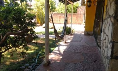 Chalet de 5 ambientes en alquiler temporal, en Martínez.