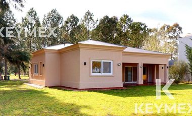 VENTA CASA 3 DORMITORIOS EN MIRALAGOS