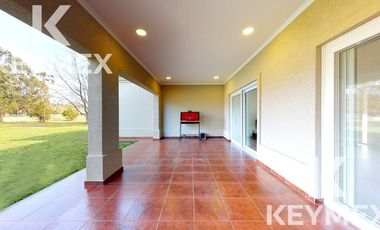 VENTA CASA 3 DORMITORIOS EN MIRALAGOS