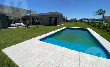 Casa en venta con renta - Barrio Santa Ines, Canning