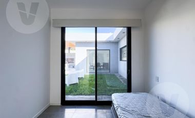 Casa en venta con renta - Barrio Santa Ines, Canning