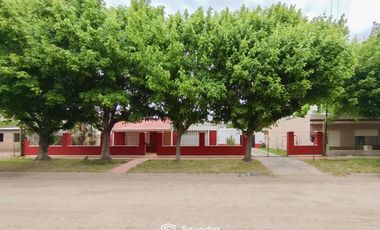 VENTA | PERMUTA - Casa de 3 dormitorios con cochera y patio. Monje, San Jerónimo, Santa Fe.